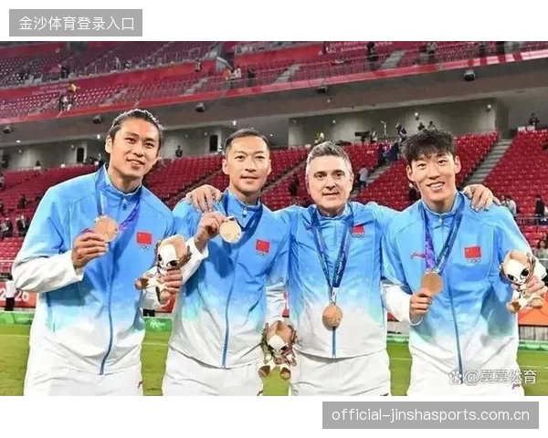 亚运梦想的坚守：张玉宁与茹子楠的“铜冠归队”传奇